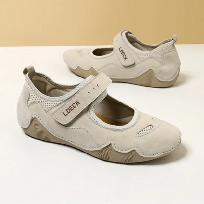 Practical and functional walking shoes for Women