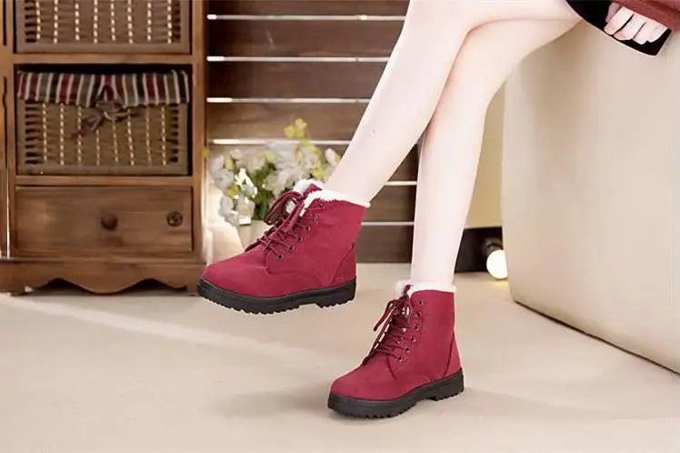 Comfortable and Warm Winter Lace-up Boots for Women