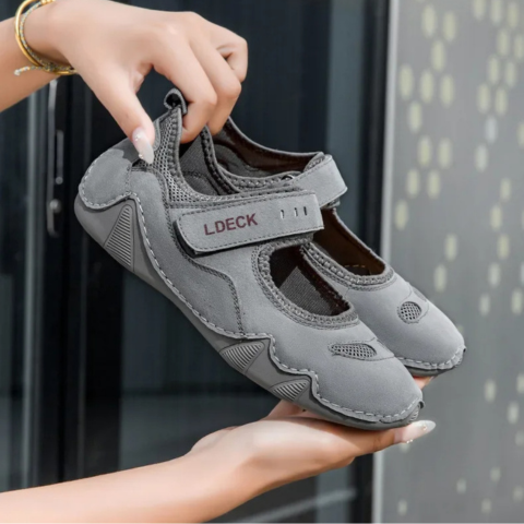 Practical and functional walking shoes for Women