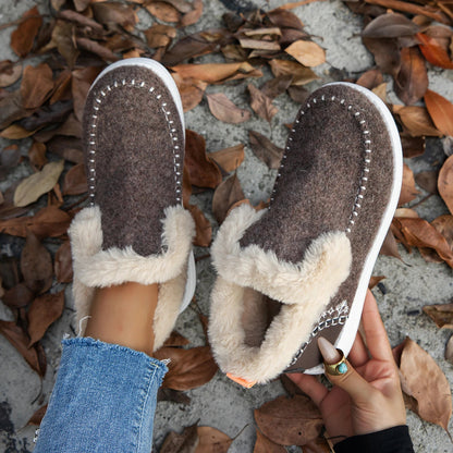 Cozy winter ankle boots with plush lining
