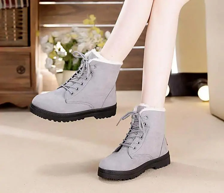 Comfortable and Warm Winter Lace-up Boots for Women