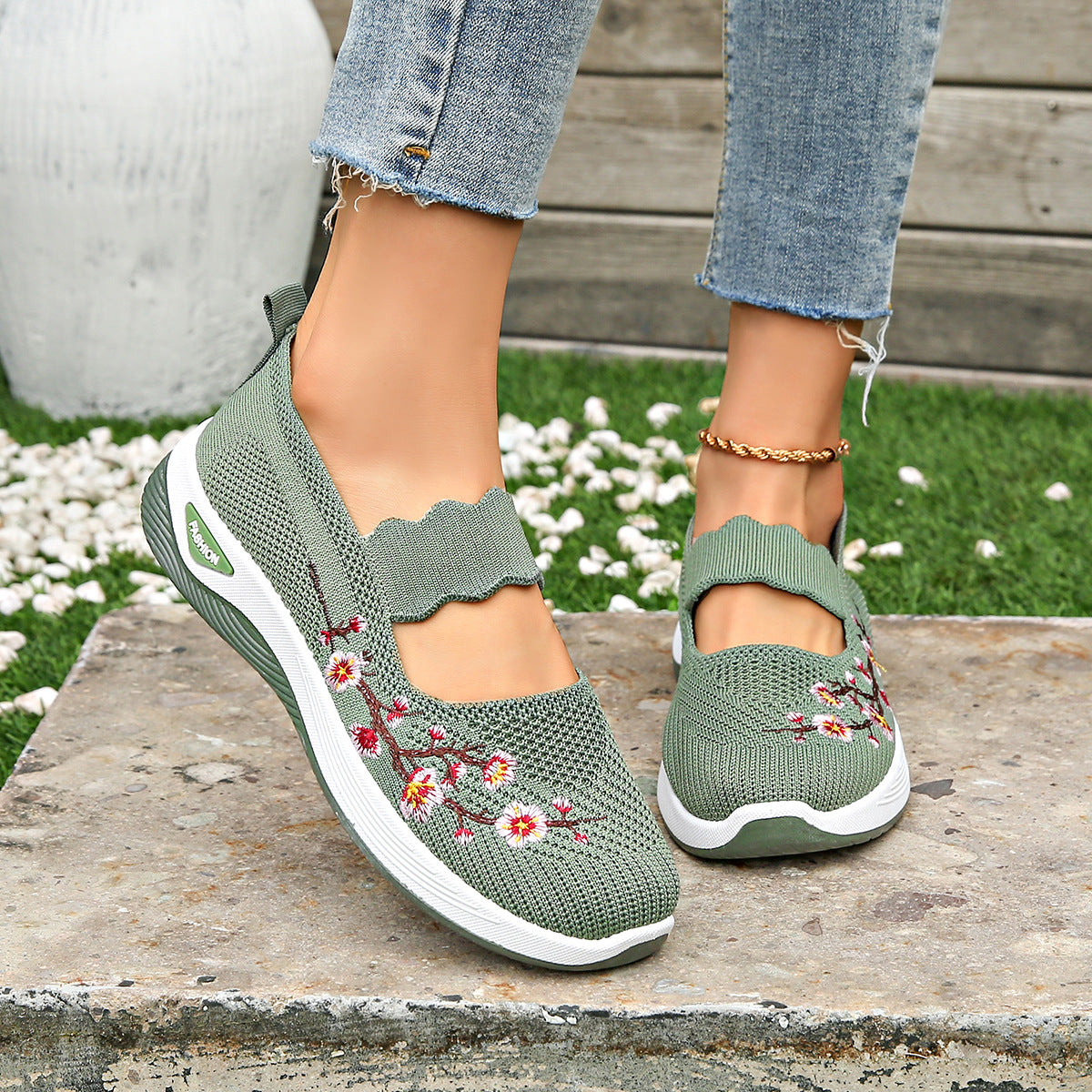 Women’s Embroidered Casual Sneakers