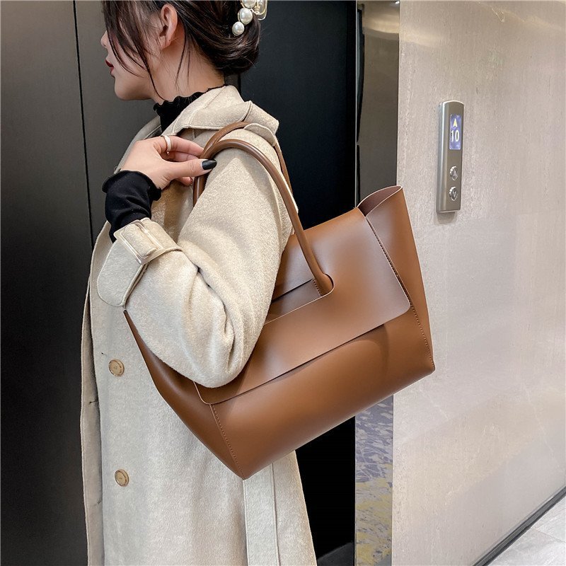 Elegant PU Leather Shoulder Bag