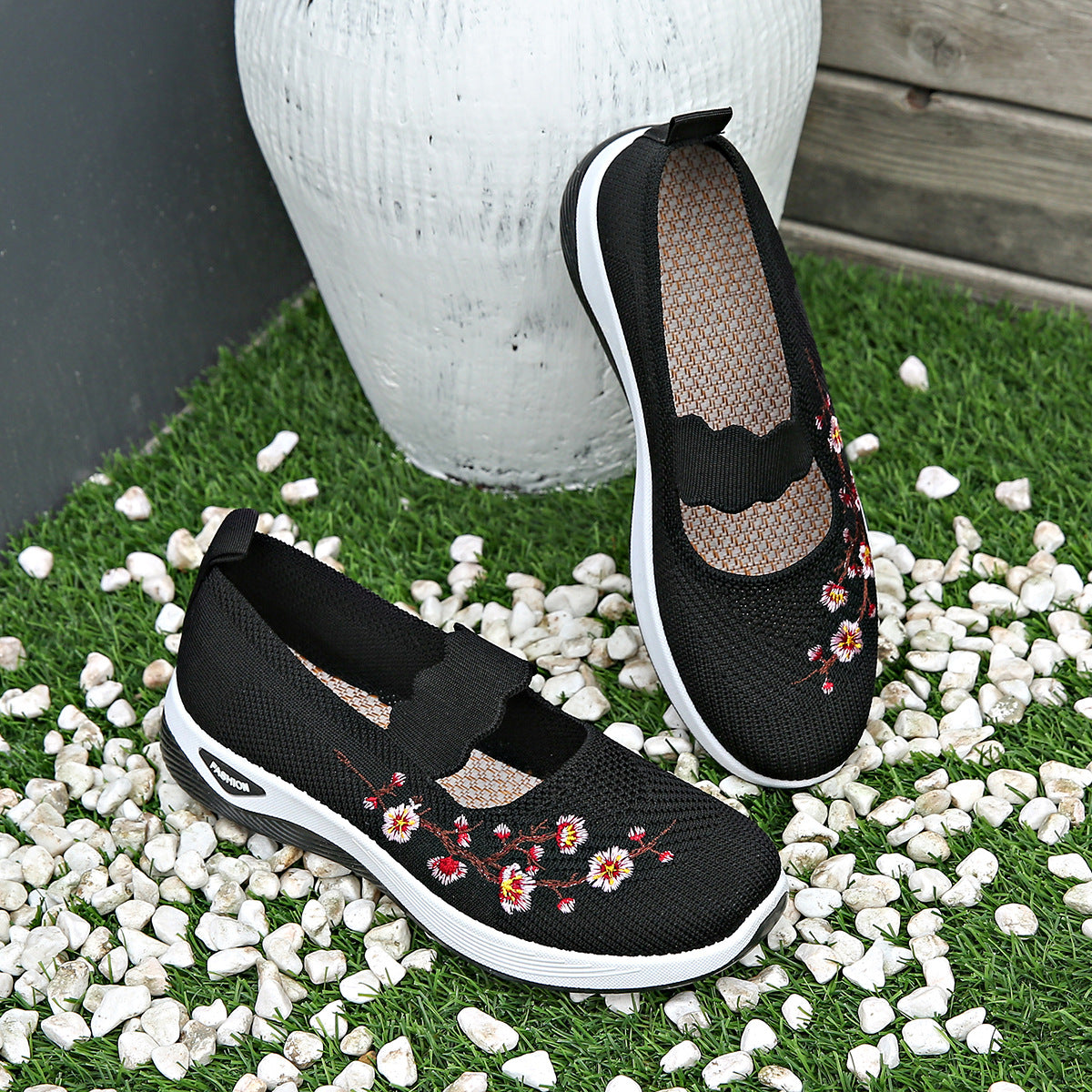 Women’s Embroidered Casual Sneakers