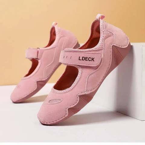 Practical and functional walking shoes for Women