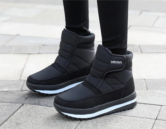 Warm and unisex snow boots