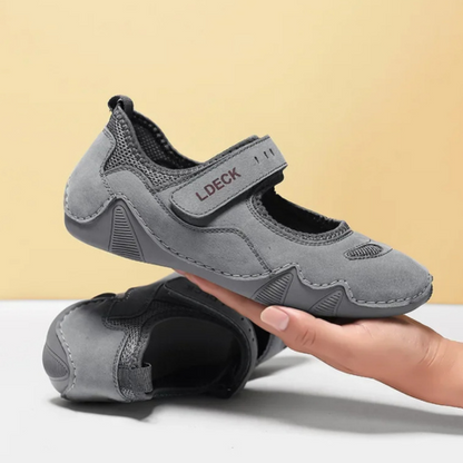 Practical and functional walking shoes for Women