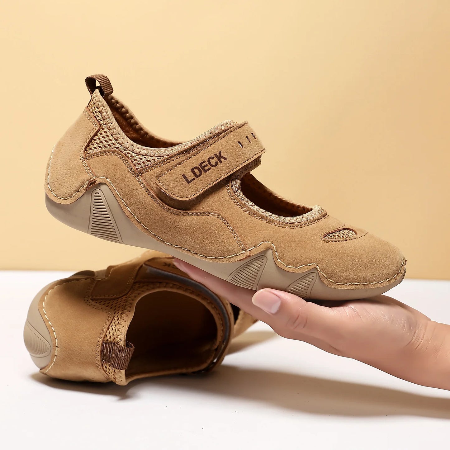 Practical and functional walking shoes for Women