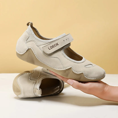 Practical and functional walking shoes for Women